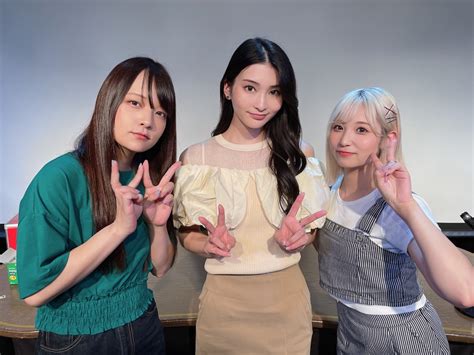 Suzu and friends : r/SuzuHonjo .